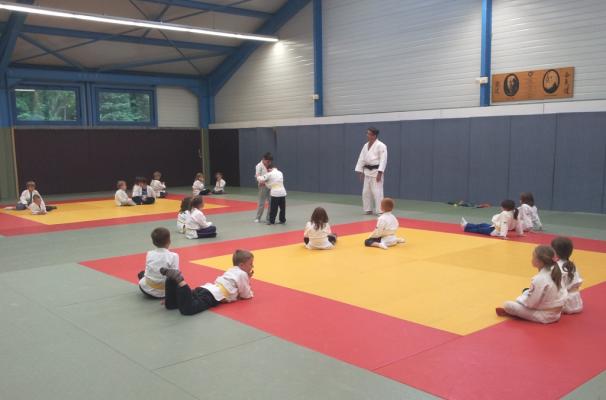initiation au judo pour l'école prmaire de pont a marcq